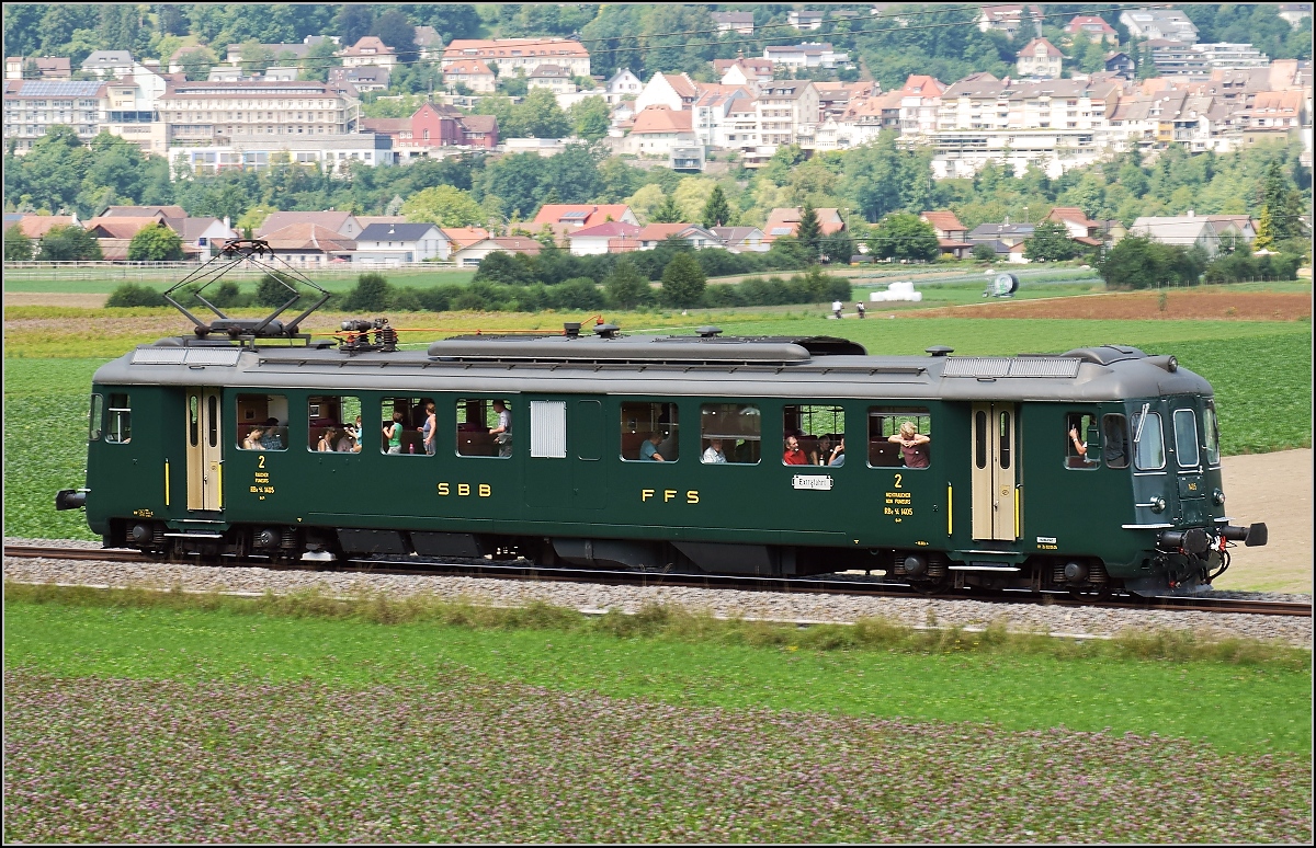 Triebwagentreffen Koblenz, August 2017. RBe 4/4 1405 ist in den Feldern bei Full unterwegs.