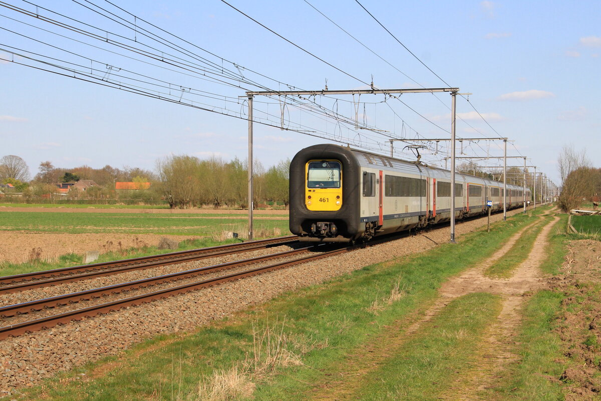 Triebzügen 0461+0446+0444
IC 714 Antwerpen-Centraal - Poperinge
Lokeren, 1/4/2025