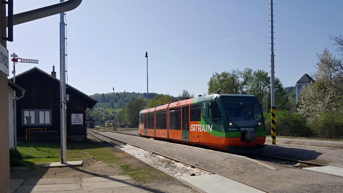 Triebzug 654  GW Train  in Vimperk station (29.4.2018)