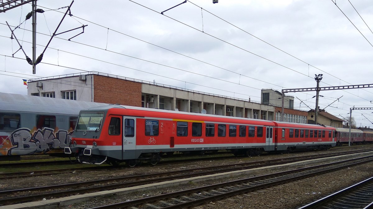 Triebzug 9580 928 453-5 in Bahnhof Cluj Napoca am 12.02.2018