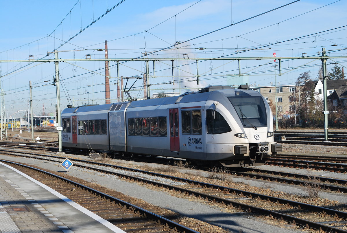 Triebzug von Arriva DB für den Lokalverkehr in Zuid Limburg. Abgestellt am 20. Januar 2017 im Bhf Maastricht