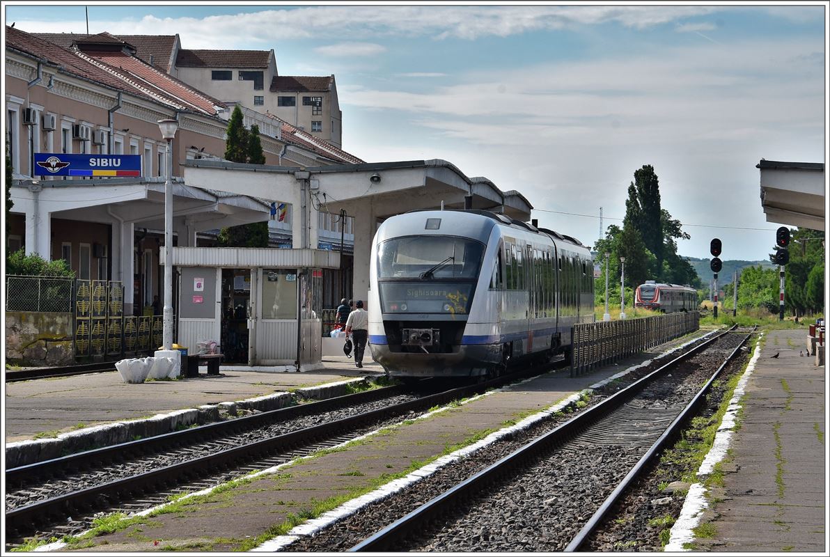 Triebzug der BR 96 im Hauptbahnhof von Sibiu. (16.06.2017)