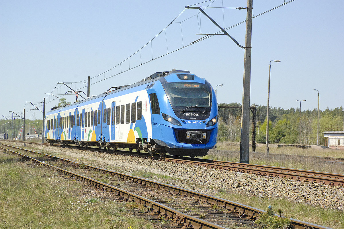 Triebzug ED78-005 östlich von Świnoujście (Swinemünde). Endziel Szczecin (Stettin). Aufnahme: 7. Mai 2016