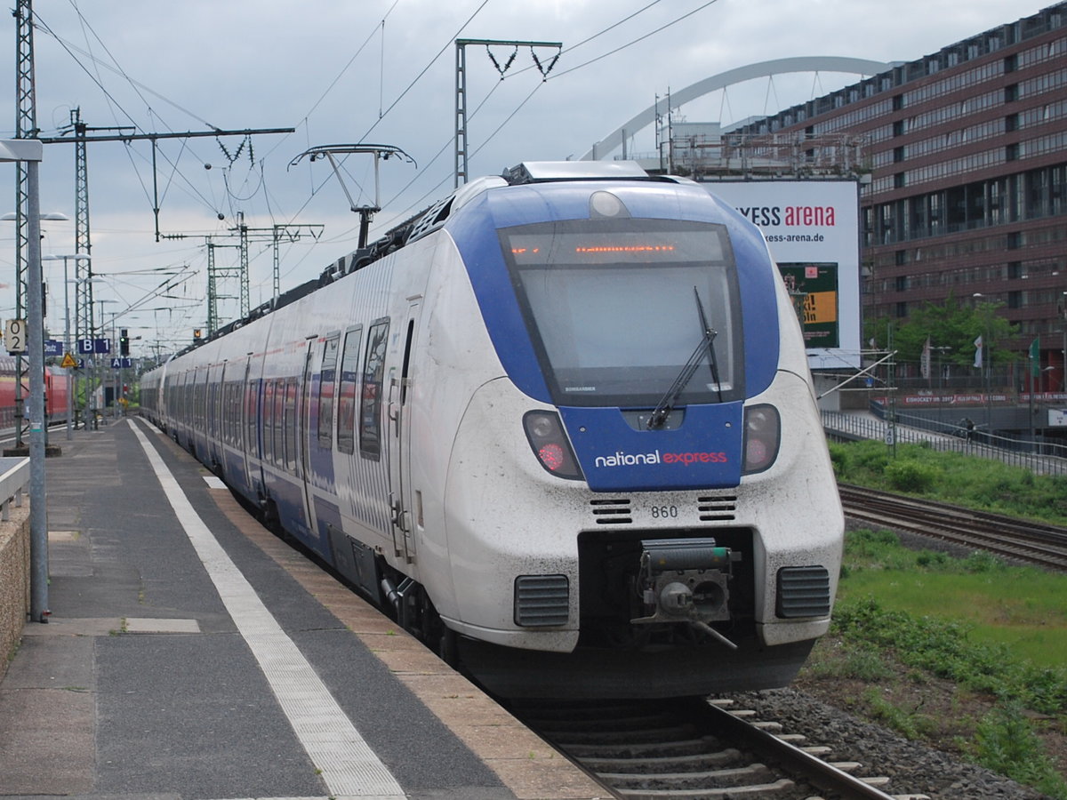 Triebzug der Reihe 442 Nr. 365-3 von National Express nach Hamm Hbf bei der Abfahrt in Köln Deutz/Messe am 14. Mai 2016.