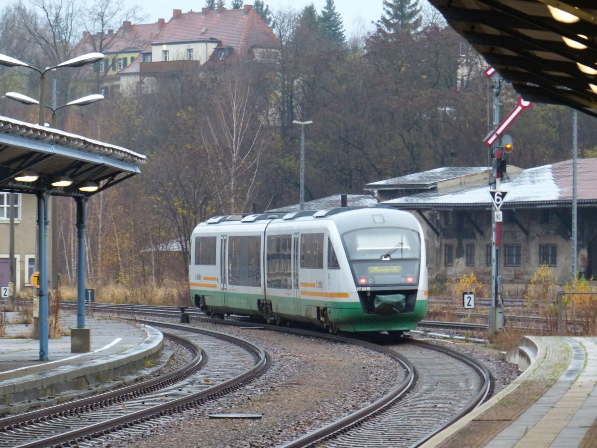 Trilex VT24 nach Seifhennersdorf am 19.11.2014 bei der Aussfahrt aus dem Bahnhof Zittau. 