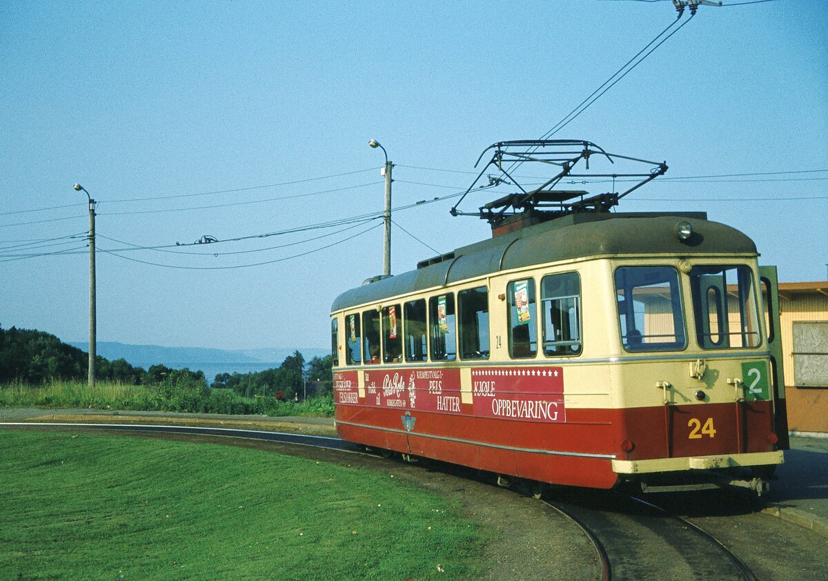 Trondheim 18-08-1979 Tram Linie 2 [Tw 24] in Lade, Fagerheim vendesløyfe.