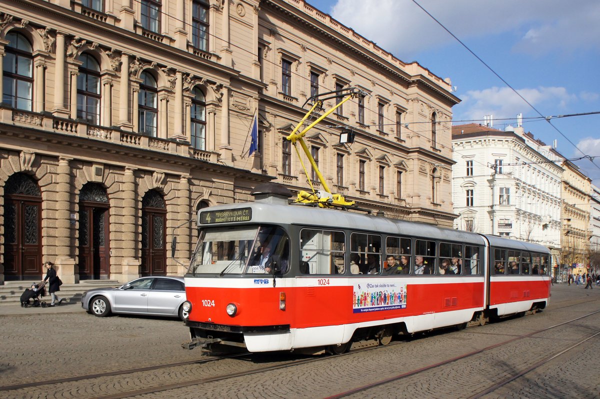 Tschechien / Straßenbahn (Tram) Brno / Brünn: Tatra K2P - Wagen 1024 von Dopravní podnik města Brna a.s. (DPMB), aufgenommen im März 2017 im Innenstadtbereich der tschechischen Stadt Brünn.