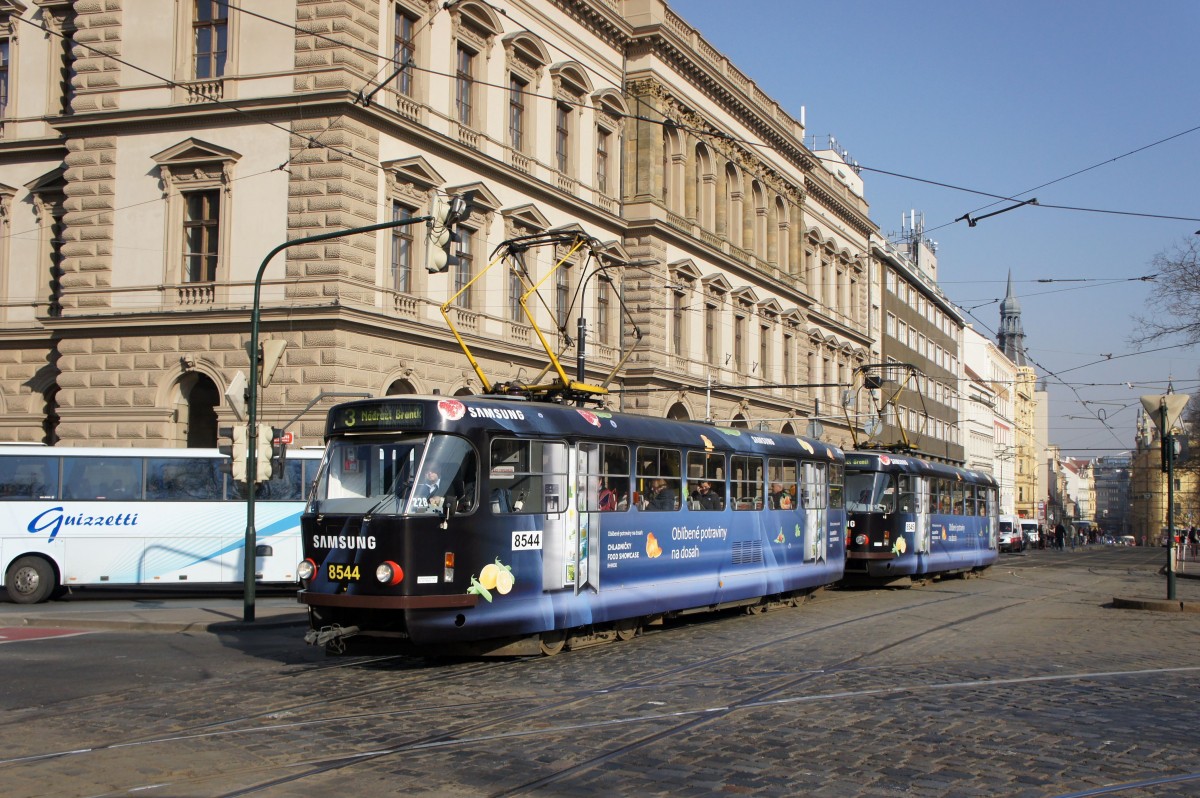 Tschechische Republik / Straenbahn Prag: Tatra T3R.P - Wagen 8544 / Tatra T3R.P - Wagen 8545 ...aufgenommen im Mrz 2015 an der Haltestelle  Karlovo nměst  in Prag.