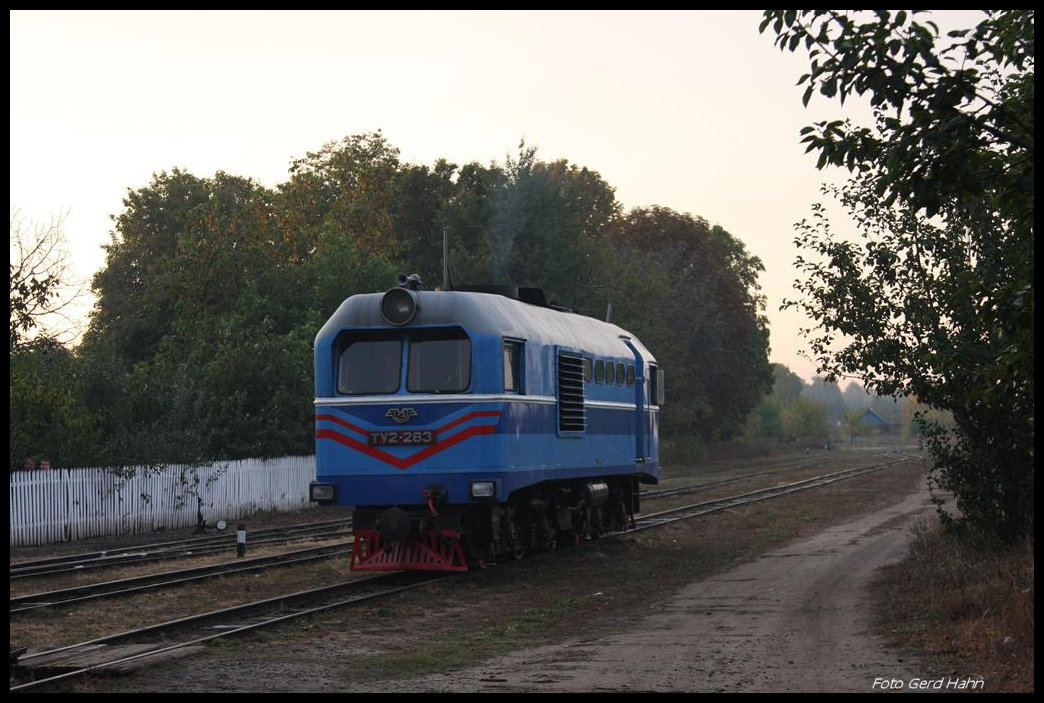 TU 2-263 wartet am Morgen des 11.10.2016 auf ihren Einsatz im Bahnhof Rundnitsa.