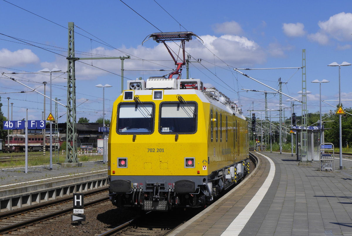 Turmtriebwagen 702 201 in Schwerin Hbf, 20.7.16.