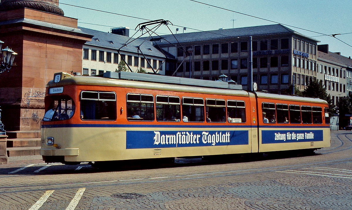 Tw 025 der Straßenbahn Darmstadt im Sommer 1986 auf der Linie 9 nach Griesheim am Luisenplatz