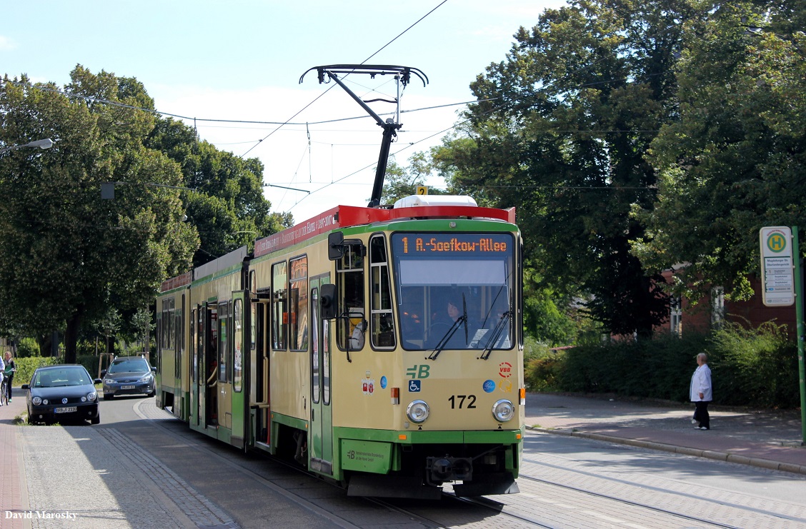 TW 172 der VBBr am 20.08.2014 an der Magdeburger Straße / Oberlandesgericht. In Brandenburg werden die Tatra KTNF6 noch zahlreich und zukunftssicher ihren Strom verdienen. 
