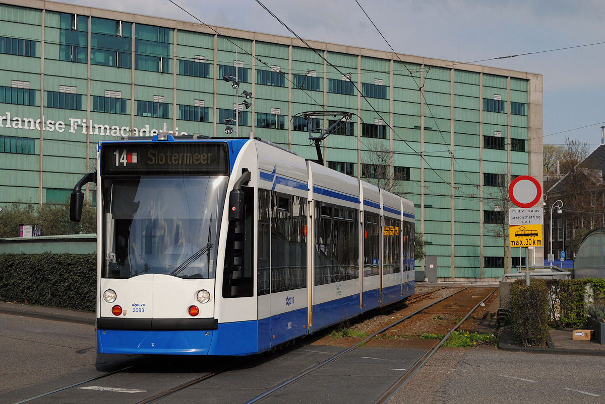 Tw. 2083, Waterlooplein/ Mr. Visserplein. (12.04.2016)