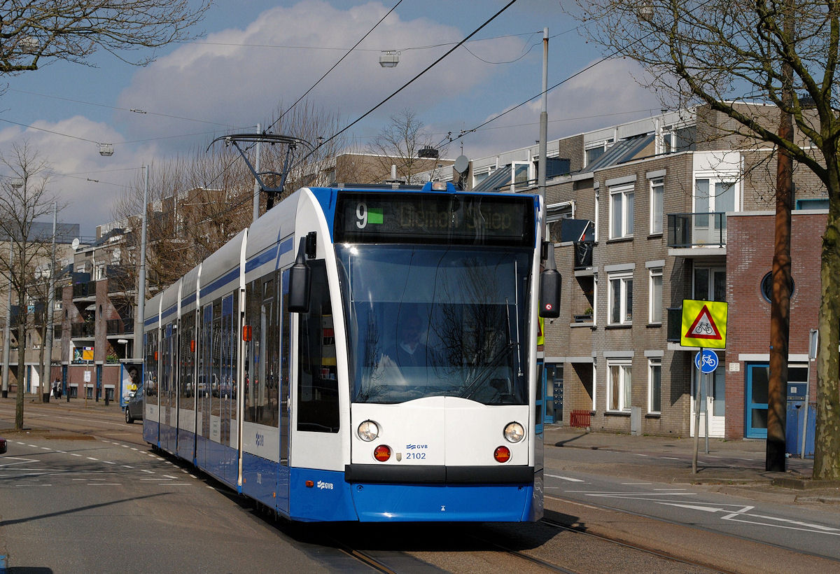 Tw. 2102, Hartveldseweg, kurz hinter der Haltestelle Nic. Lublinkstraat. (12.04.2016)