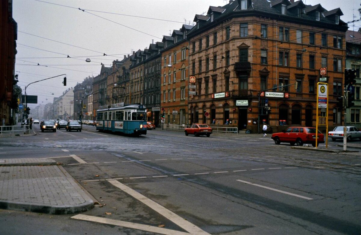 TW 232 der Heidelberger Straßenbahn unterwegs auf Linie 2. 
Datum: 03.11.1984