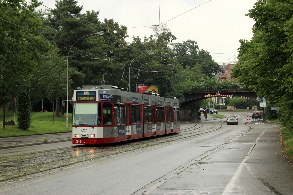 TW 249 bei der Haltestelle Friedrich-Ebert-Platz, 26.07.2014.