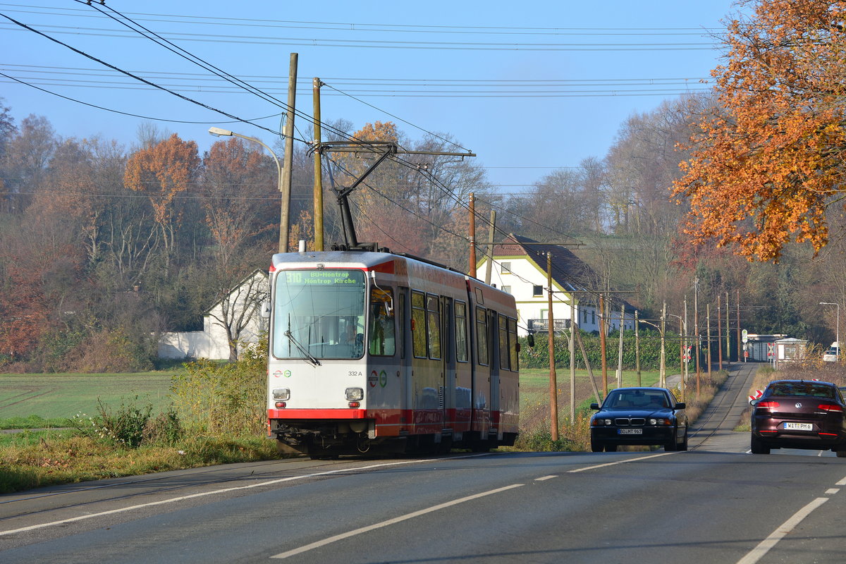 Tw 332 passiert die Bundesstraße 226 zwischen Crengeldanz und papenholz auf den Weg nach Höntrup Kirche. Dieser Abschnitt bietet die älteste Infrastruktur der Strecke. 
Zum Fahrplanwechsel und der Stilllegung zwischen Papenholz und Bochum Unterstraße  wurden restlichen 1976 und 1977 gebauten M6S Triebwagen abgestellt. Nun verkehren hier neue Vario Triebwagen des Types 6xNfGlTwZR. Zwischen Crengeldanz und Witten Heven besteht nun Inselverkehr. Der Abschnitt Crengeldanz bis Unterstraße bleibt vorerst Betriebsstrecke.

Witten 30.11.2019