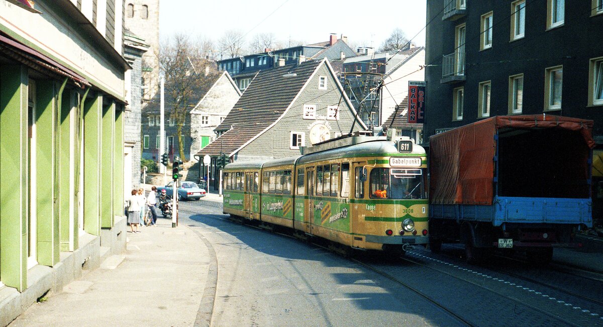 Tw 3808 [DUEWAG GT8 1953/55 (1963 mit Mittelteil verlängert);ab 1987> Graz] auf Linie 611 nach 'Gabelpunkt' in der Langerfelder/Schwelmer Str.__06-1984