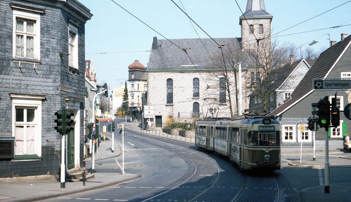 Tw 3828 noch in den Dortmunder Farben auf Linie 608 nach 'Langerfeld Dieselstr.' in der Langerfelder/Schwelmer Str.__06-1984