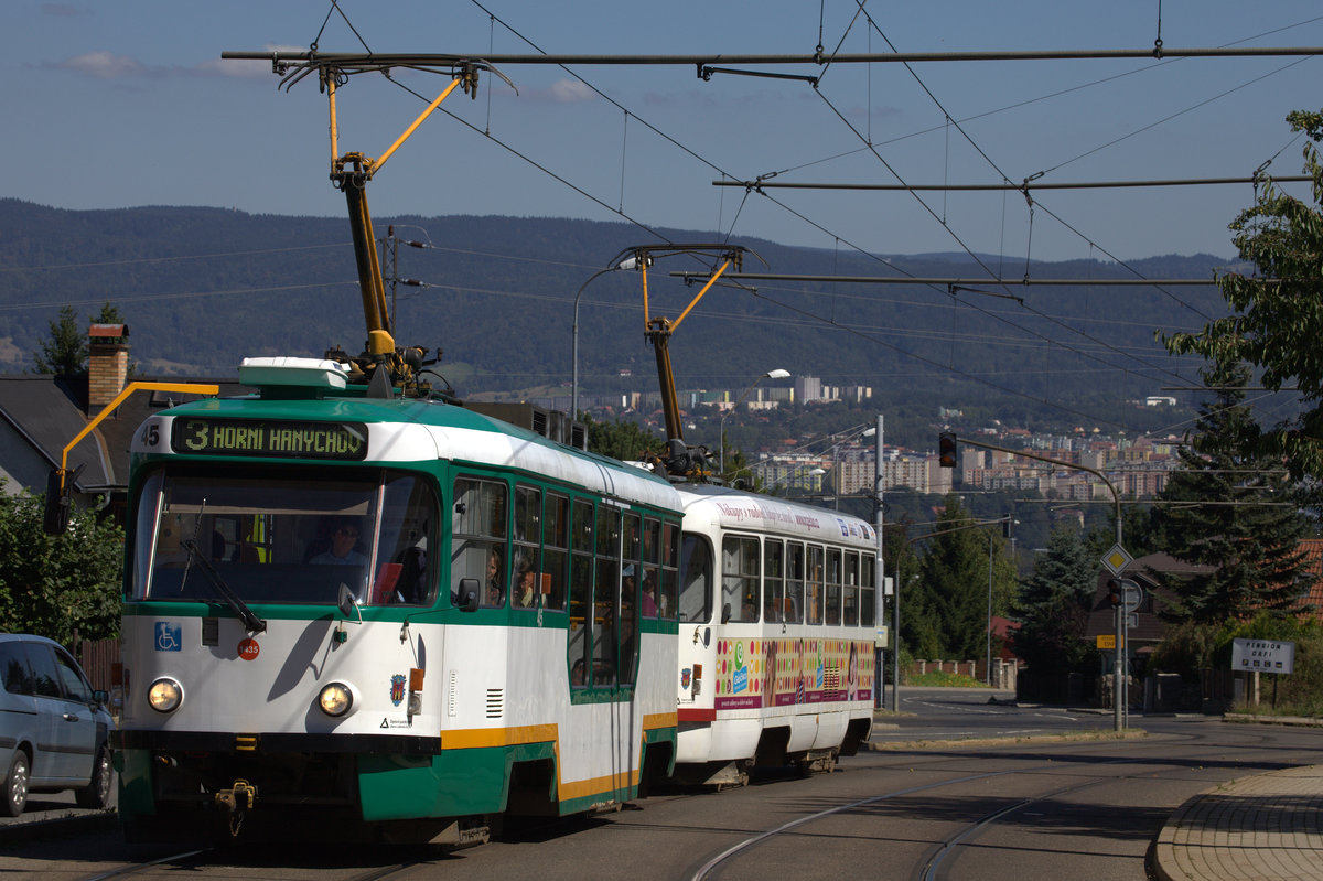 TW 45 der Linie 3 kurz vor der Endhaltestelle Horny Hanychov, von hier sind es nur wenige Minuten zur Talstation der Seilbahn zum Jestetd.31.08.2016  13:19 Uhr.
