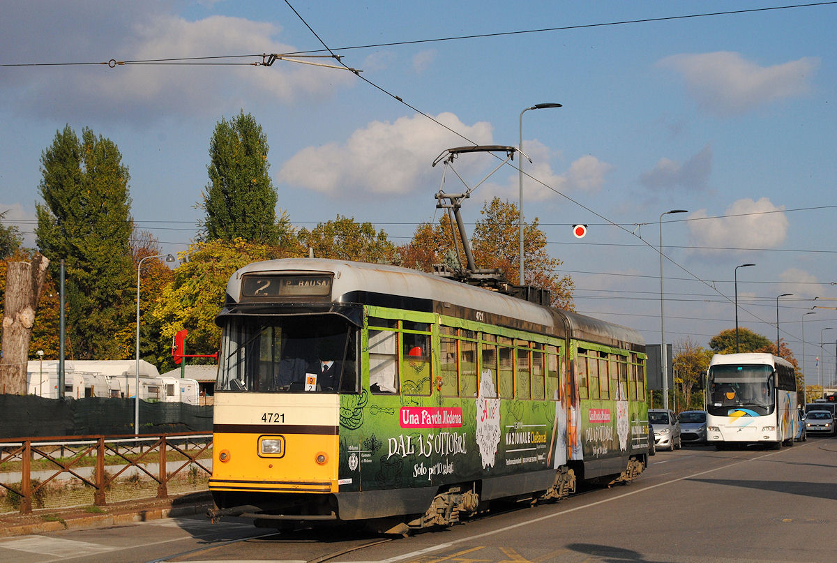 Tw. 4721 bei der Einfahrt in die Endstelle Piazzale L. Negrelli. (27.10.2016)