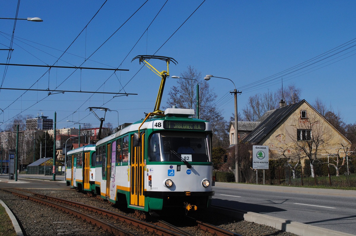 Tw. 48 + 34 bei der Ausfahrt aus der Zwischenendstelle Vratislavice vyhybna. (22.03.2019)
