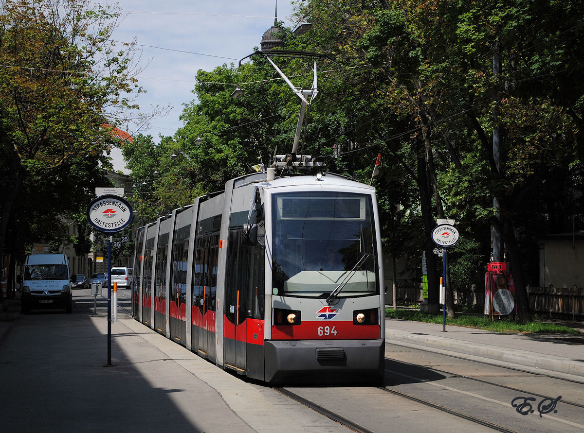 Tw. 694, Hoßplatz. (25.05.2014)