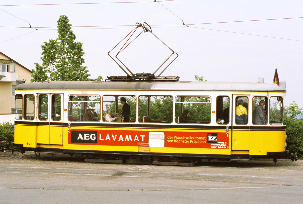TW 802 (Serie T2) der Stuttgarter Straßenbahn bei einer Sonderfahrt auf der Schleife von Heumaden (Sommer 1984) 