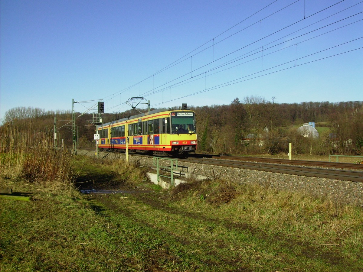Tw 832 am 30.12.2013 als S 85681 (RBR - RBT) vor dem Hp. Heidelsheim Nord.