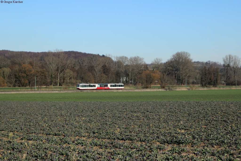 TW 847  Regio Bistro  als S32 nach Karlsruhe Hbf bei Ubstadt-Salzbrunnenstr., 09.03.2015. 