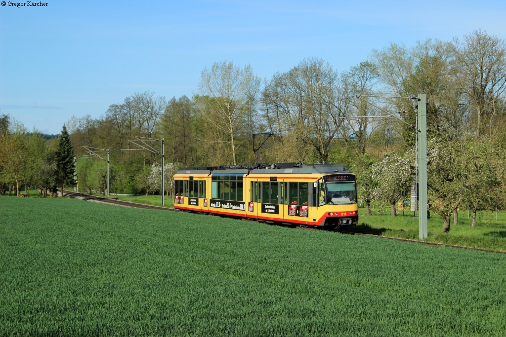 TW 911 als S32 nach Menzingen kurz vor Bahnbrücken, 26.04.2015.