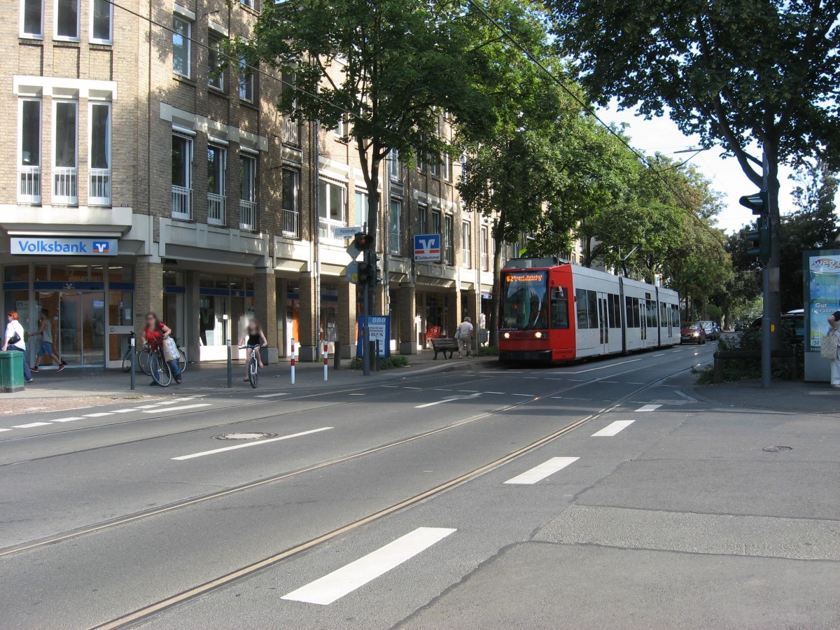 TW 9455 unterwegs am 16.8.13 als Linie 62 Richtung Beul Bahnhof aufgenommen an der Haltestelle Ptzstr.