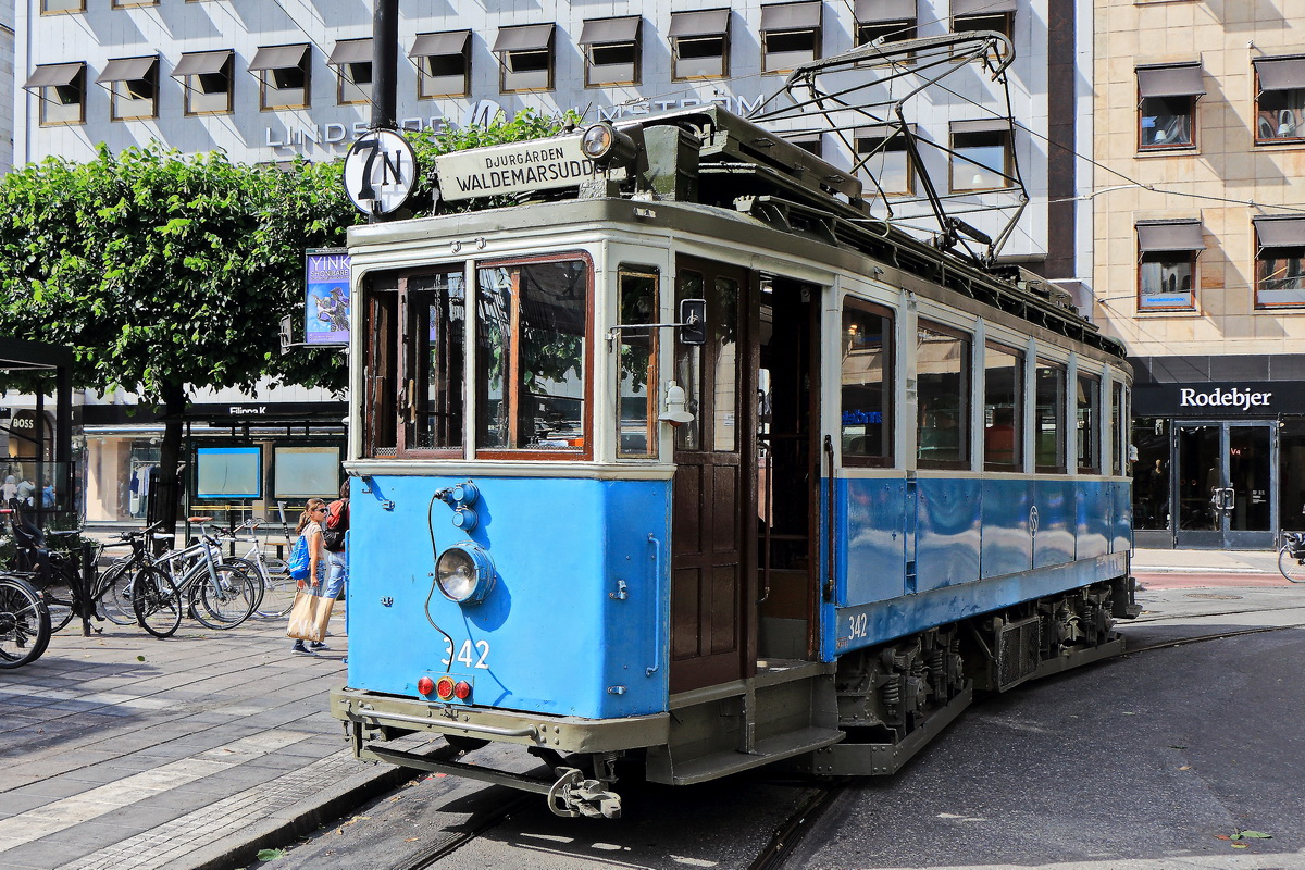 Tw ASEA M8 342 am 01. Juli 2022 im Zentrum von Stockholm.