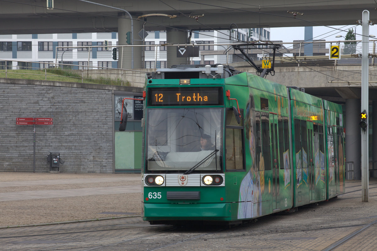 TW der Linie 12 nach Trotha am Hbf. Halle (Saale) 28.05.2016 08:13 Uhr.