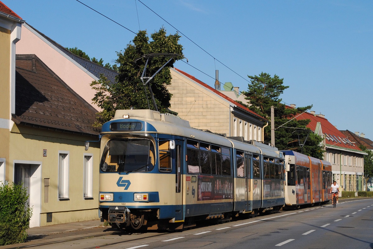 Tw.102 + 404, Baden,Waltersdorfer Straße. (10.07.2021)