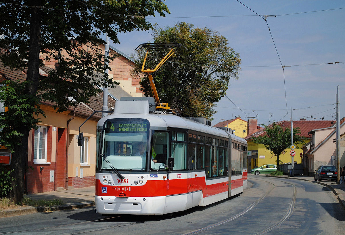 Tw.1098, Obranska ulica. (28.06.2014)