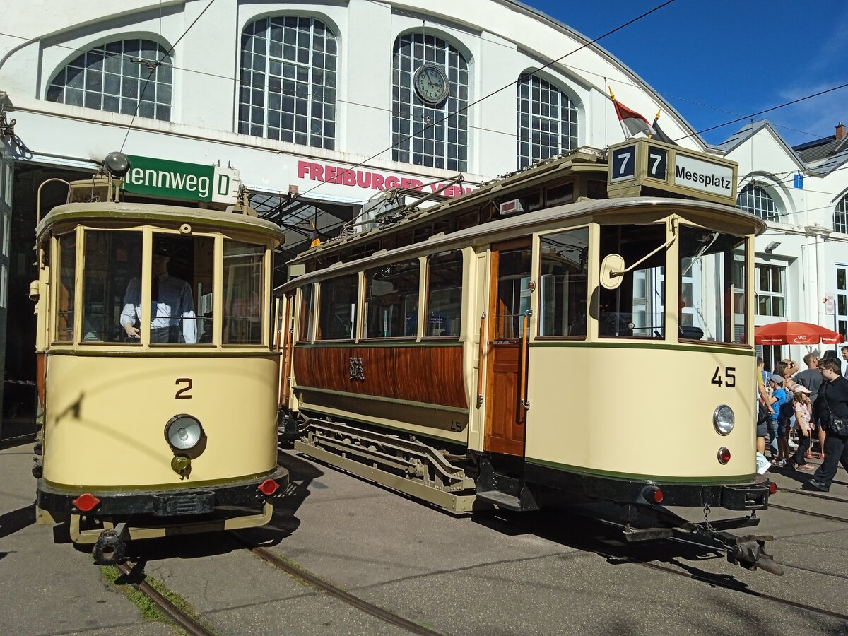TW2 2 und 45 vor dem Historischen Depot am 26.9.26 in Freiburg