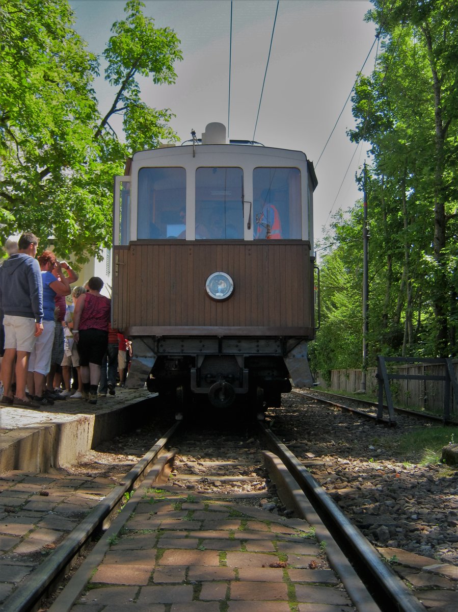 TW2 in Oberbozen bereit zur Fahrgast aufnahme am 07.08.12.