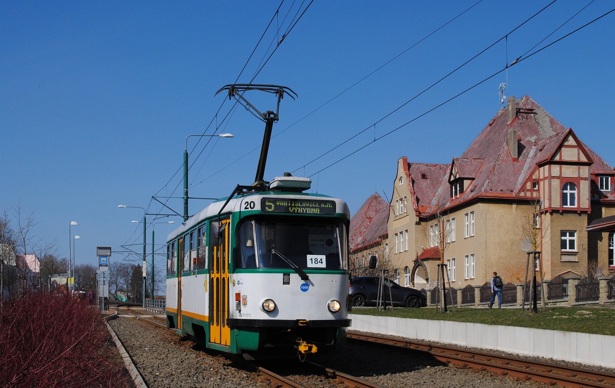 Tw.20 der Verstärkungslinie 5 nach Vratislavice im Vorort Nova Ruda. (22.03.2019)