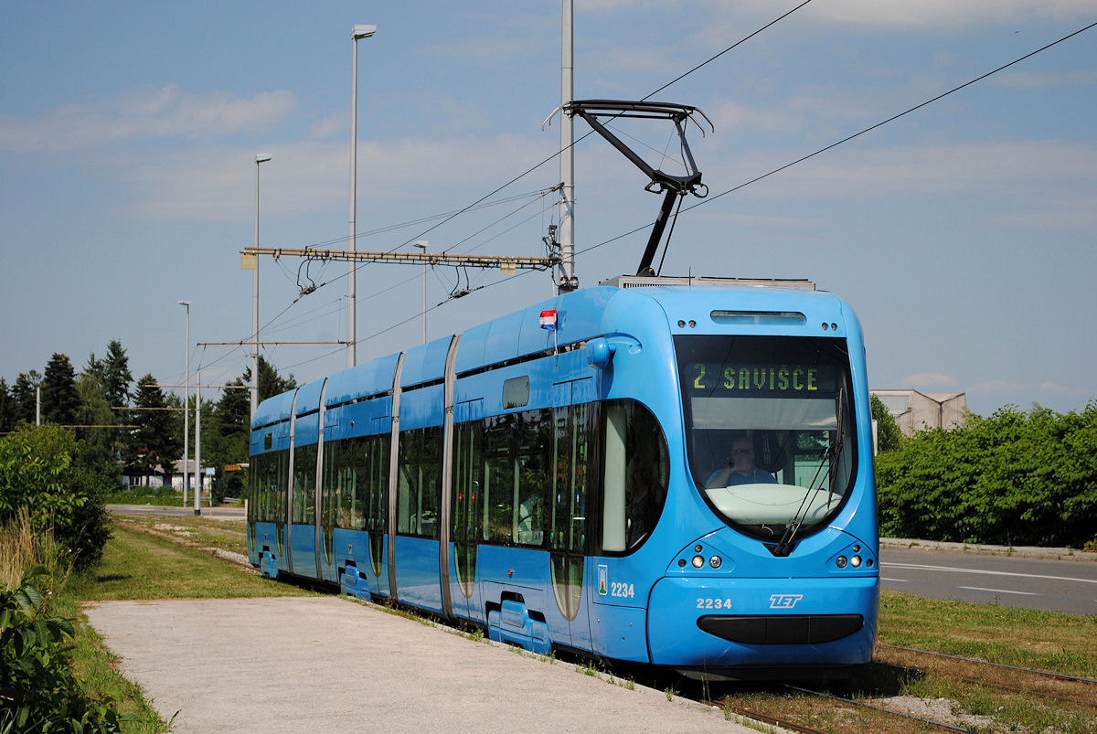 Tw.2234 wenige hundert Meter vor der Endstelle Saviscie. (15.06.2017)