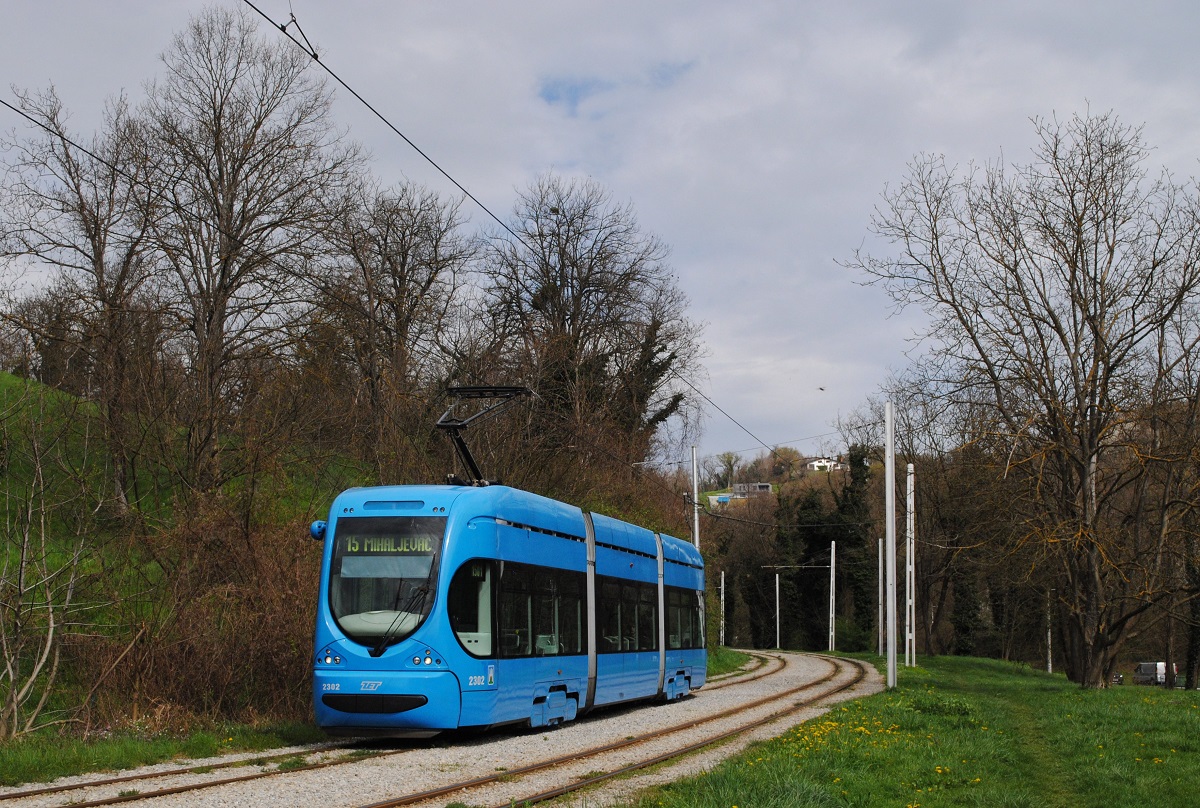 Tw.2302 erreicht in wenigen hundert Metern die talseitige Endstation Mihaljevac. (23.03.2024)