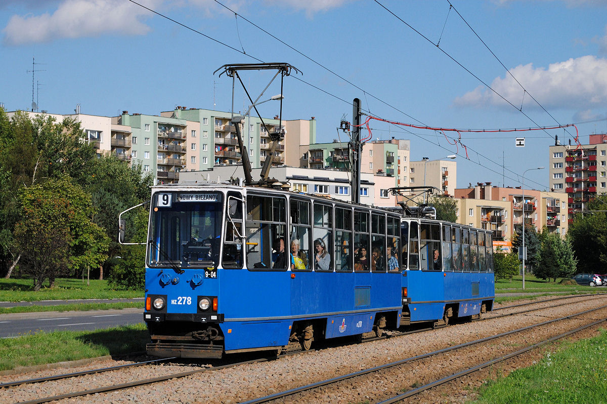 Tw.278 + 279 der Reihe 105Na in der Alea Jana Pawla II kurz vor der Haltestelle Stella Sawickiego. (18.09.2017)