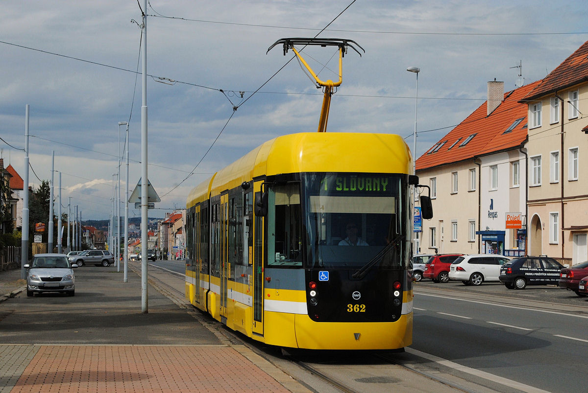 Tw.362 als Linie 1 in der Slovanska kurz vor der Endstelle Slovany. (18.09.2015)