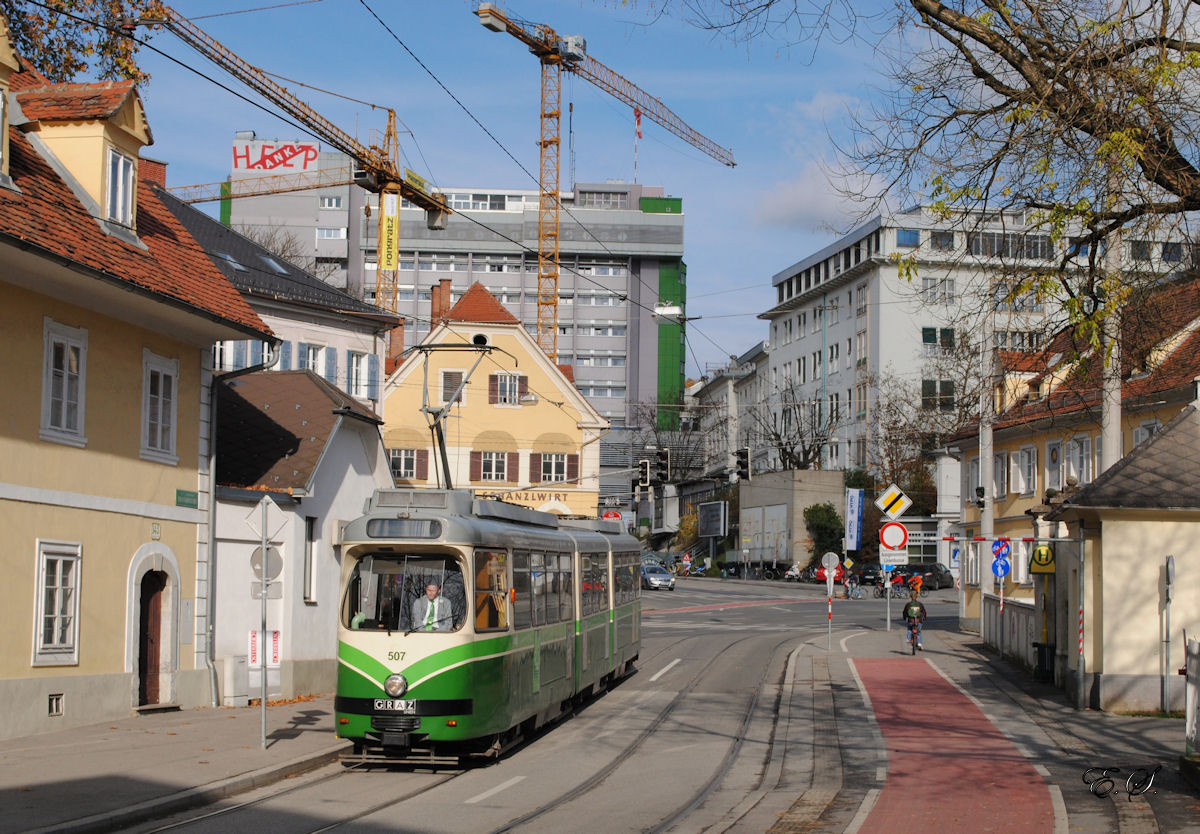 Tw.507 im Einsatz auf der Linie 7 bei der Haltestelle Odilieninstitut.(16.11.2013)