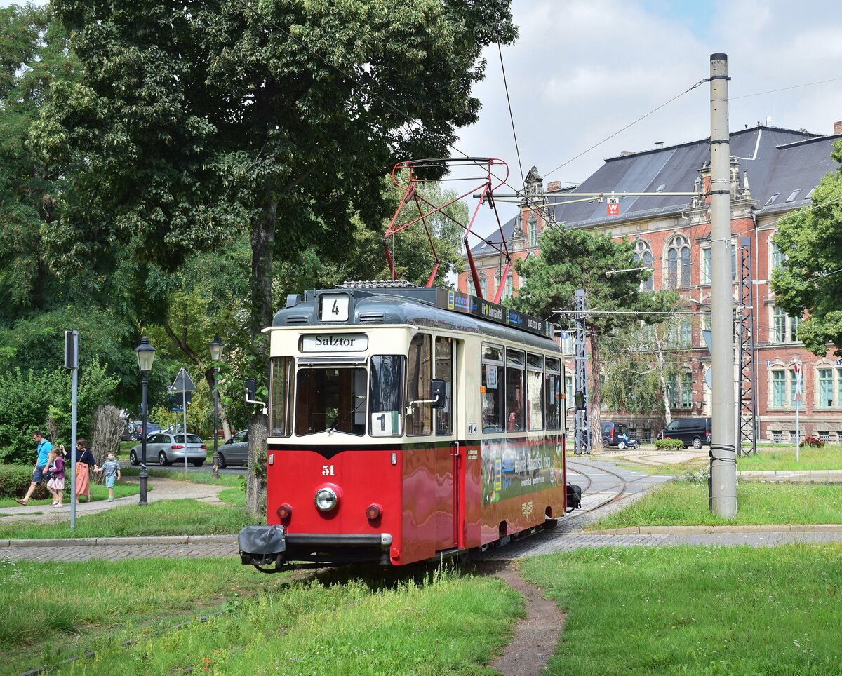 Tw51 erreicht die Haltestelle Marientor in Naumburg.

Naumburg 11.08.2021