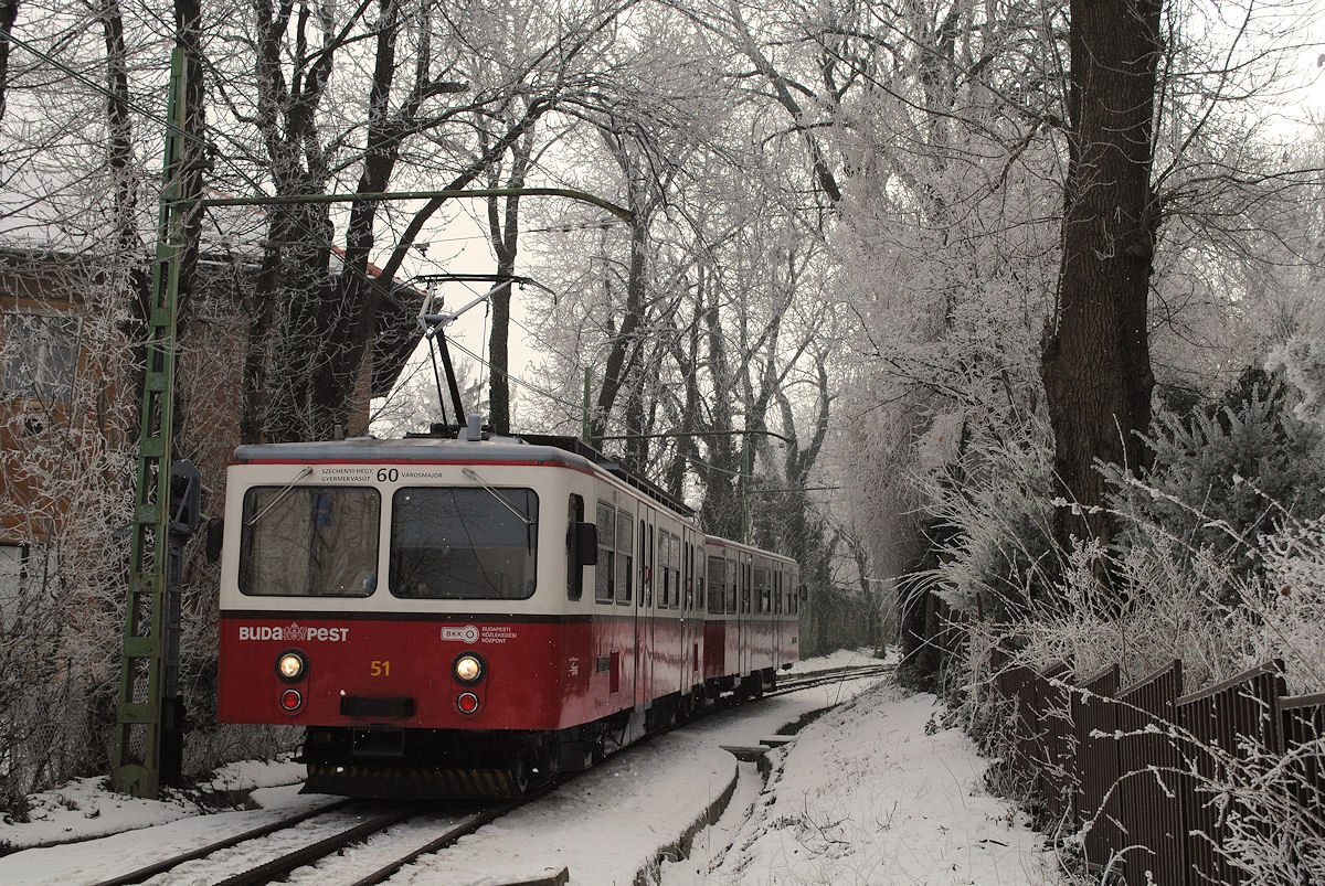 Tw.51/61 zwischen den Haltestellen Svabhegy und Varoskut. (27.01.2017)