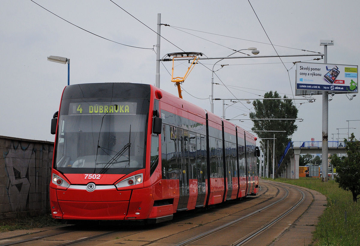 Tw.7502 auf der Fahrt nach Dubravka kurz hinter der Haltestelle Shopping Palace. ( 25.05.2015 ) 