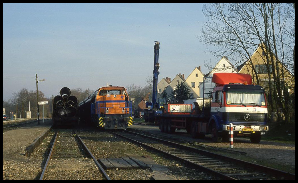 TWE V 156 hatte am 11.3.1995 die Aufgabe, einen Röhrenzug von Lengerich nach Bad Laer zu bringen. Im Bahnhof Bad Laer wurden die Röhren von einem Autokran auf LKW verladen. 