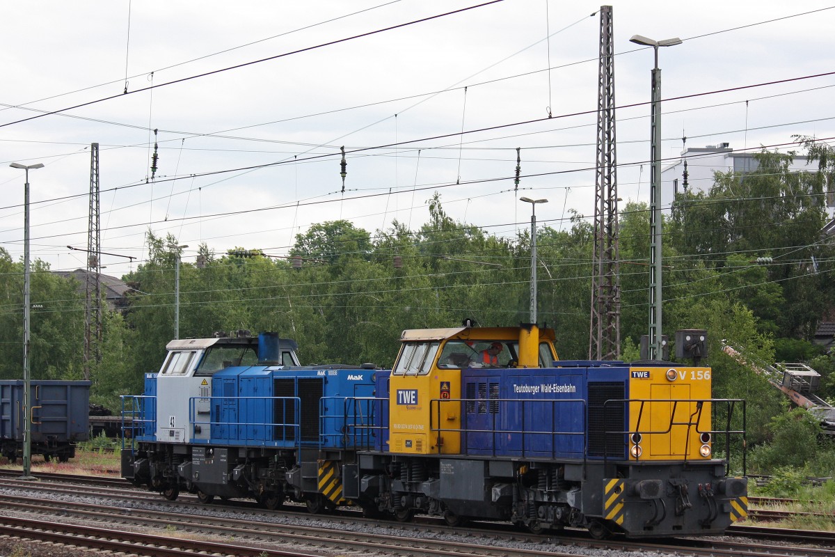 TWE V156 wurde am 15.6.13 zusammen mit AlphaTrains 5001543 in Dsseldorf-Rath abgestellt.