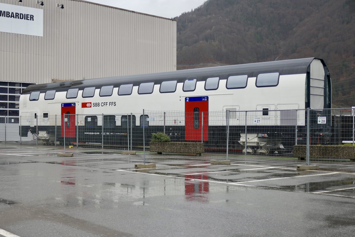 Twindexx IC 200 Mittelwagen B 94 85 3 502 004-4 am 22.12.18 beim Bombardier Werk in Villeneuve abgestellt.